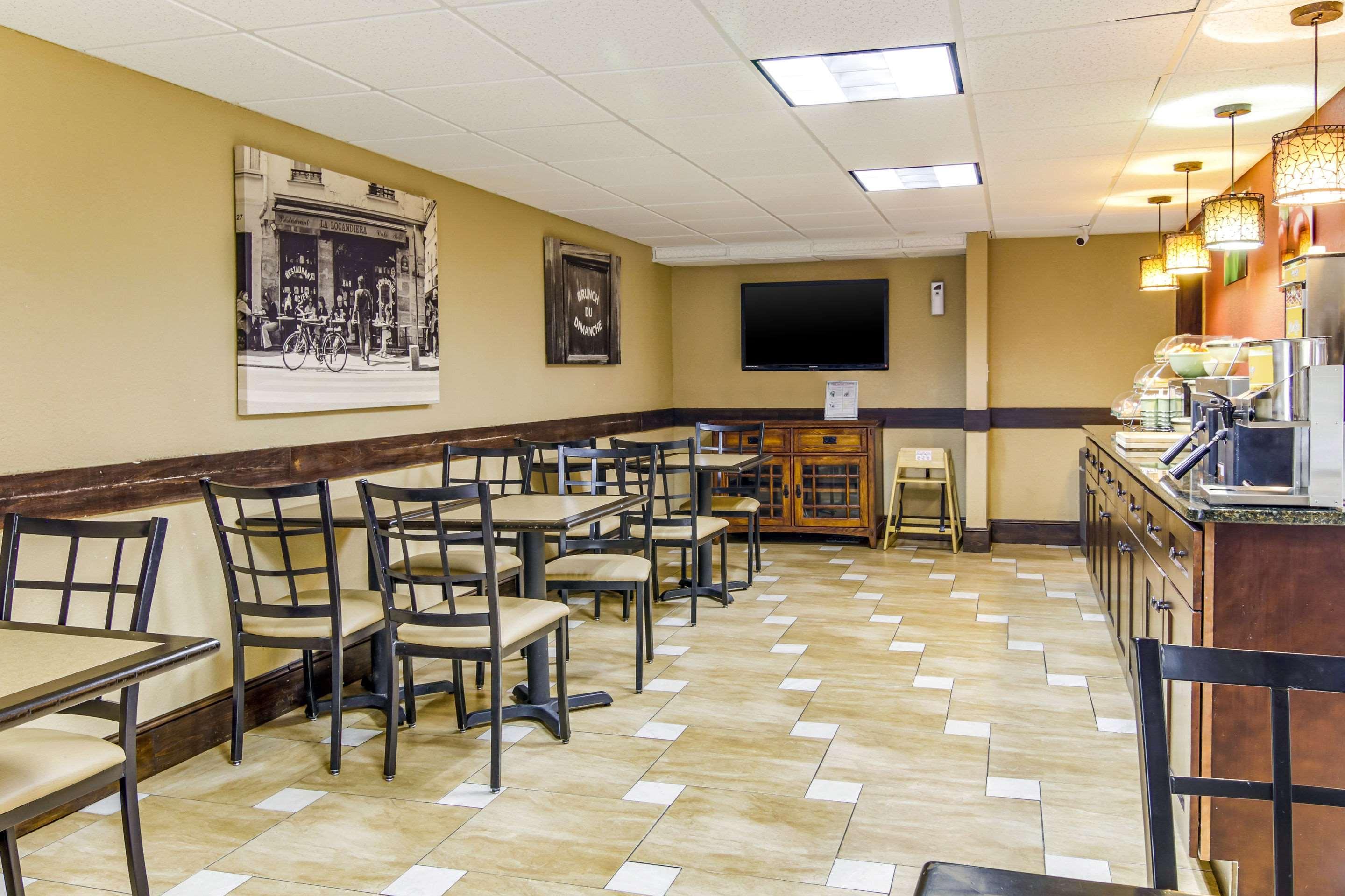 Quality Inn & Suites Atlanta Stone Mountain Esterno foto