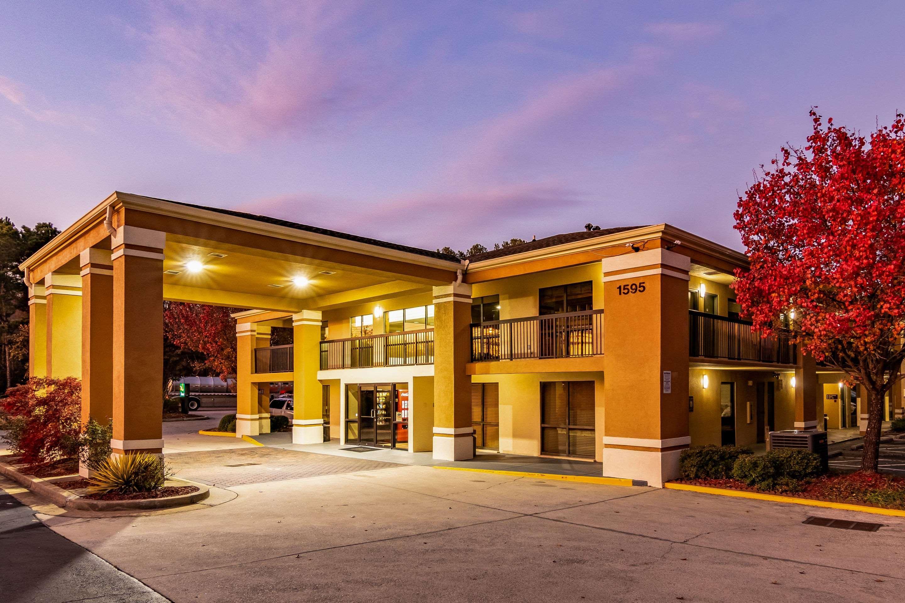 Quality Inn & Suites Atlanta Stone Mountain Esterno foto
